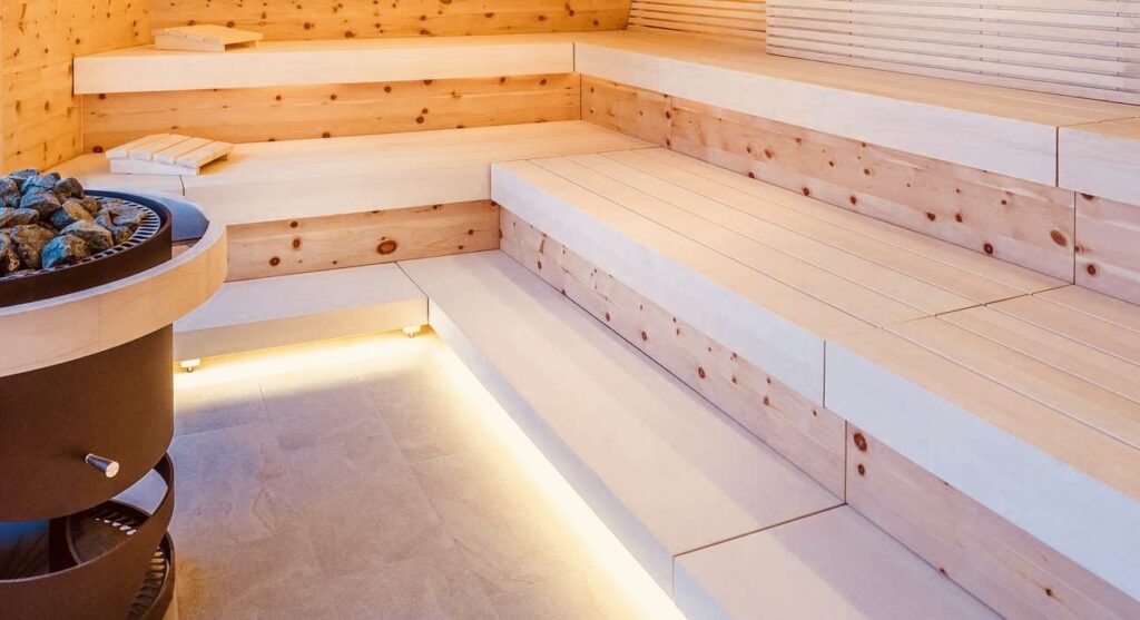 Tiefenentspannung im Saunaraum des Seminar- und Retreatzentrums Hof Pegasus erfahren